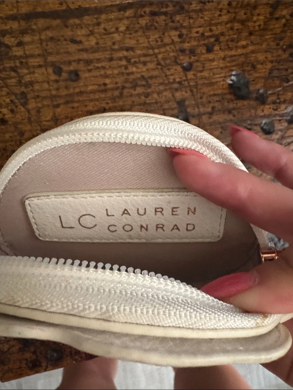 LC Lauren Conrad Cream Sand Dollar Coin Pouch